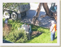 IMGP2781_contractors_leveling_BC_Hydro_box * Contractors leveling BC Hydro box. * Contractors leveling BC Hydro box. * 3264 x 2448 * (1.85MB)