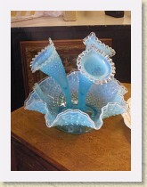 IMGP3371_odd_blue_antique_vase * Odd blue antique vase. Spotted in Lynden, WA. * Odd blue antique vase. Spotted in Lynden, WA. * 2448 x 3264 * (2.04MB)